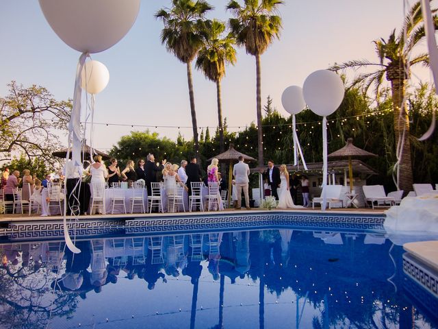 La boda de James y Hannah en Marbella, Córdoba 41