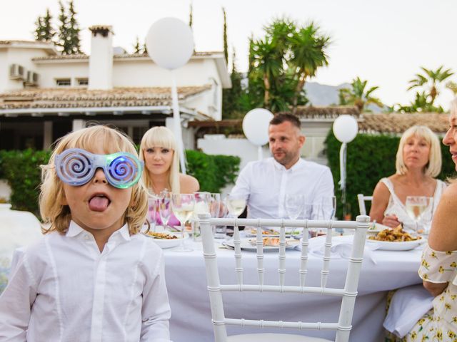 La boda de James y Hannah en Marbella, Córdoba 43