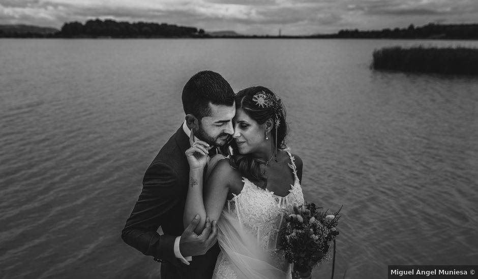 La boda de Ana y Miguel en Ejea De Los Caballeros, Zaragoza