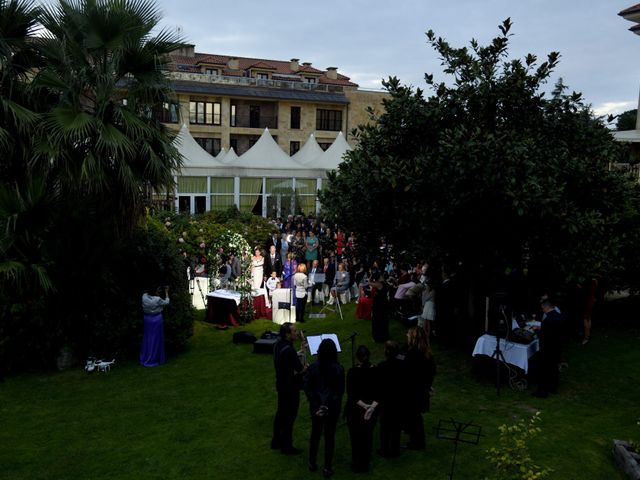 La boda de Pablo y Ana en Hoznayo, Cantabria 13