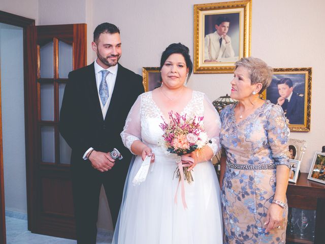 La boda de Mari Carmen y Juanlu en Villafranca De Los Barros, Badajoz 25