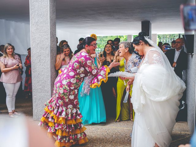 La boda de Mari Carmen y Juanlu en Villafranca De Los Barros, Badajoz 33
