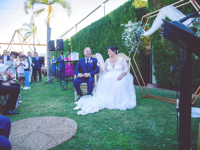 La boda de Mari Carmen y Juanlu en Villafranca De Los Barros, Badajoz 42