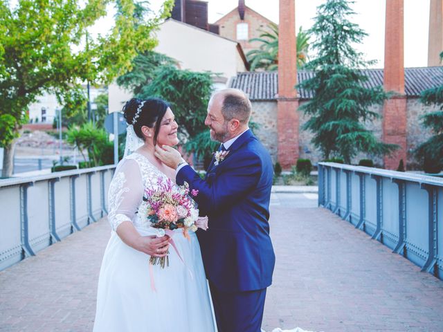 La boda de Mari Carmen y Juanlu en Villafranca De Los Barros, Badajoz 51