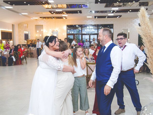 La boda de Mari Carmen y Juanlu en Villafranca De Los Barros, Badajoz 70