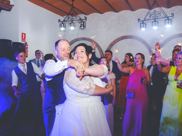 La boda de Mari Carmen y Juanlu en Villafranca De Los Barros, Badajoz 76