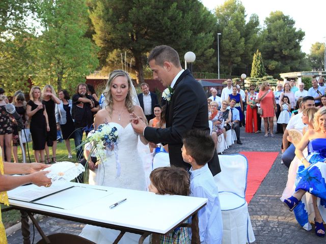 La boda de Carlos y Alexandra en Castelló/castellón De La Plana, Castellón 9
