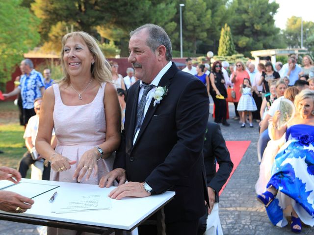 La boda de Carlos y Alexandra en Castelló/castellón De La Plana, Castellón 11