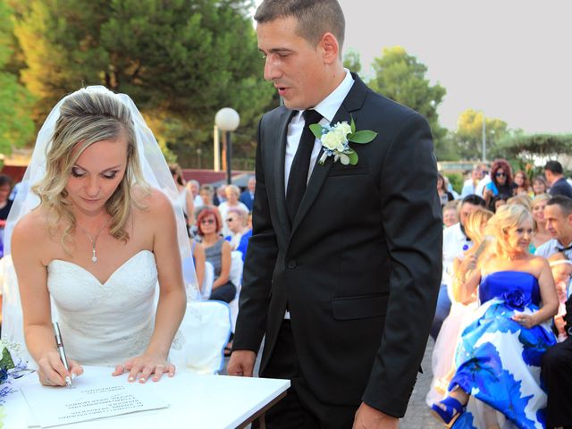 La boda de Carlos y Alexandra en Castelló/castellón De La Plana, Castellón 12