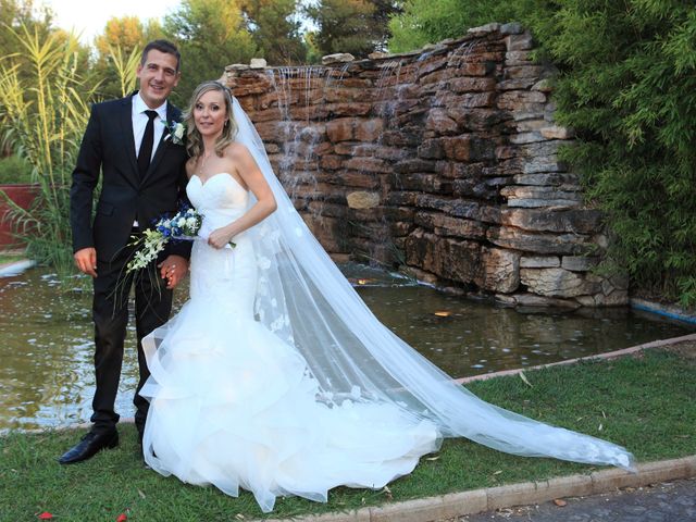 La boda de Carlos y Alexandra en Castelló/castellón De La Plana, Castellón 16