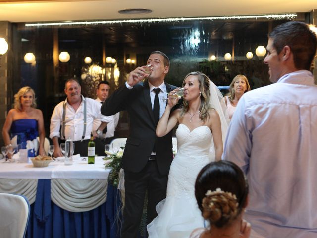 La boda de Carlos y Alexandra en Castelló/castellón De La Plana, Castellón 23