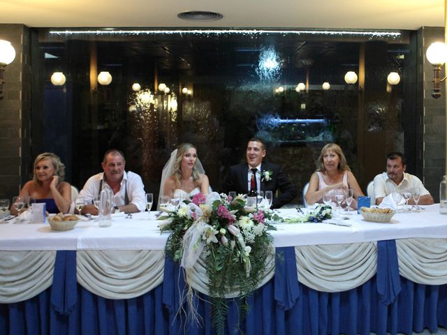 La boda de Carlos y Alexandra en Castelló/castellón De La Plana, Castellón 24