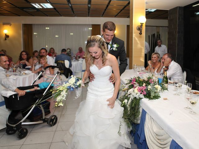 La boda de Carlos y Alexandra en Castelló/castellón De La Plana, Castellón 31