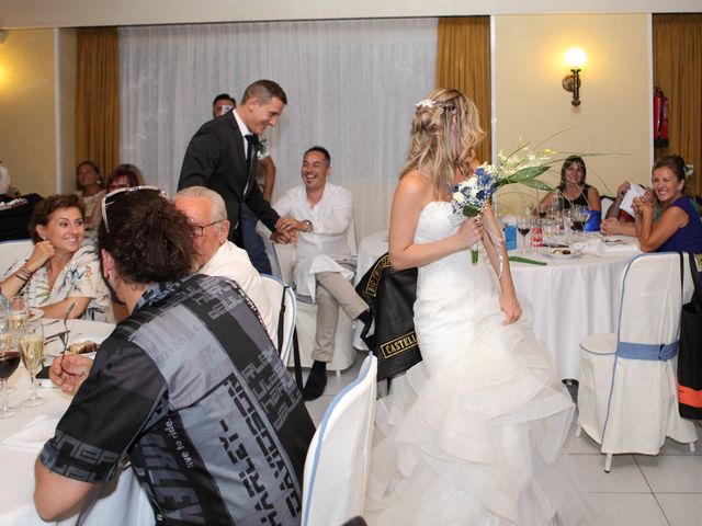 La boda de Carlos y Alexandra en Castelló/castellón De La Plana, Castellón 32
