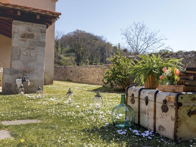 La boda de María y Pablo en Oviedo, Asturias 19