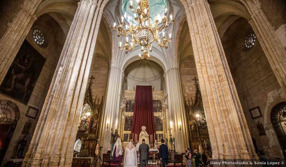 La boda de Jesús y Cristina en Utrera, Sevilla
