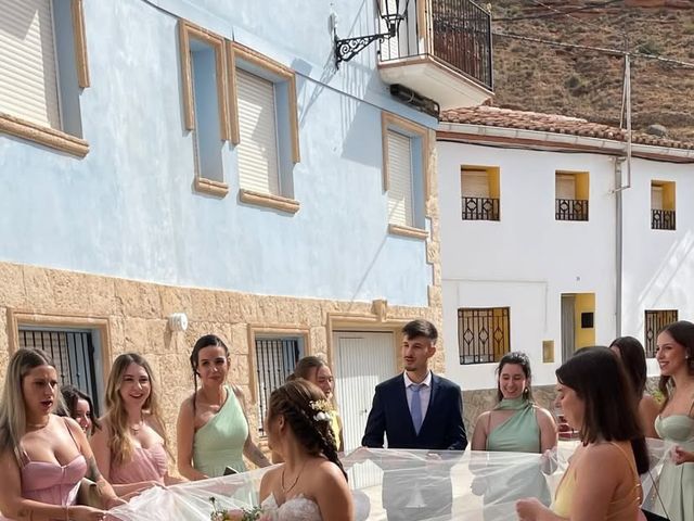La boda de Adrián y Irene en Ademuz, Valencia 3