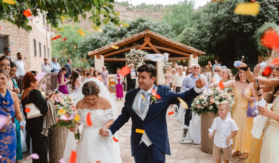 La boda de Adrián y Irene en Ademuz, Valencia