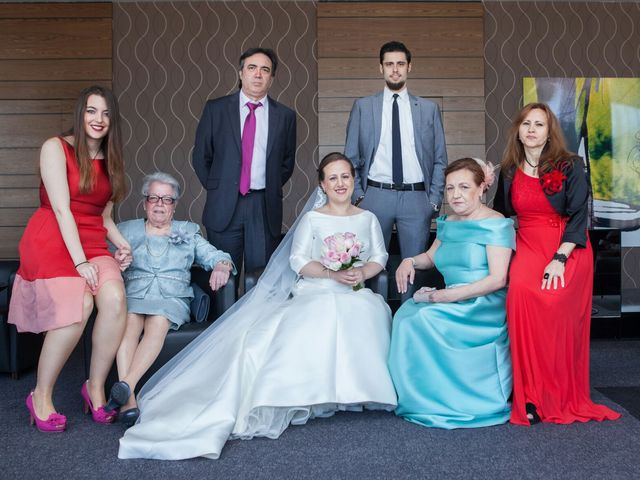 La boda de Carlos  y María Elena  en Illescas, Toledo 39