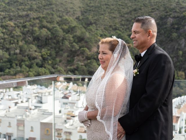 La boda de Ana Julia y Diego en Cancelada, Málaga 9