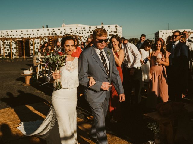 La boda de César y Elena en Los Rodeos (Isla De Lanzarote), Las Palmas 42