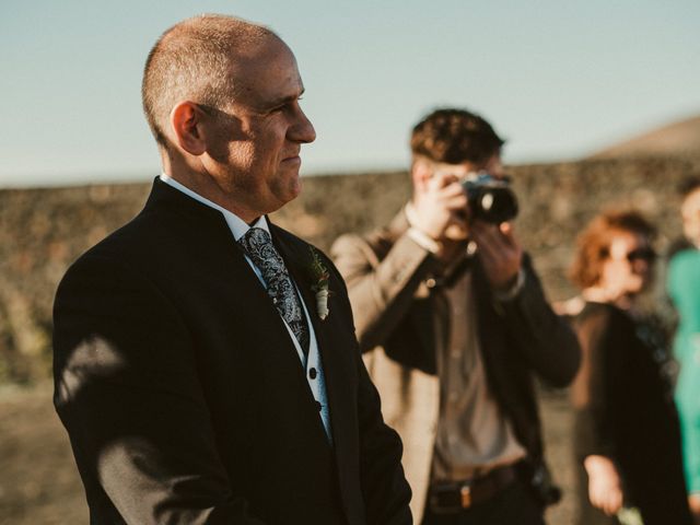 La boda de César y Elena en Los Rodeos (Isla De Lanzarote), Las Palmas 43