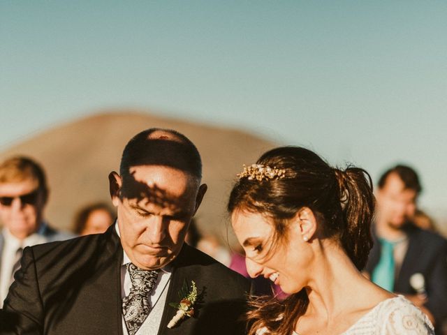 La boda de César y Elena en Los Rodeos (Isla De Lanzarote), Las Palmas 48