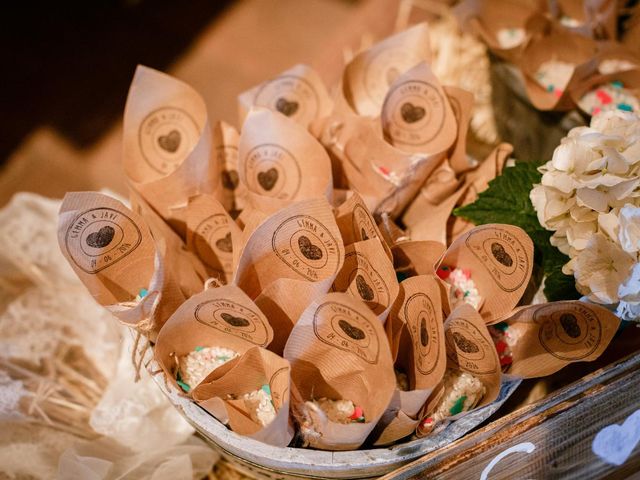 La boda de Javi y Gemma en Peratallada, Girona 6