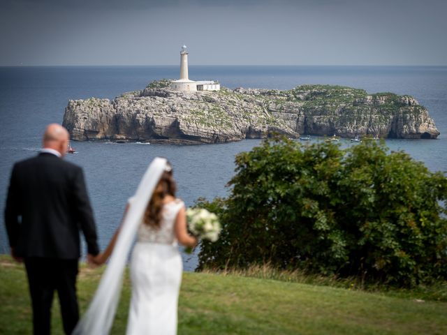 La boda de Luis y Milagros en Santander, Cantabria 43