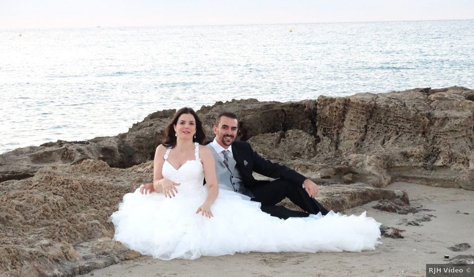 La boda de Carlos y Itziar en San Juan De Alicante, Alicante