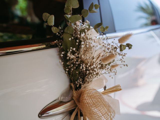 La boda de Berna y Esther en L&apos; Ènova, Valencia 26