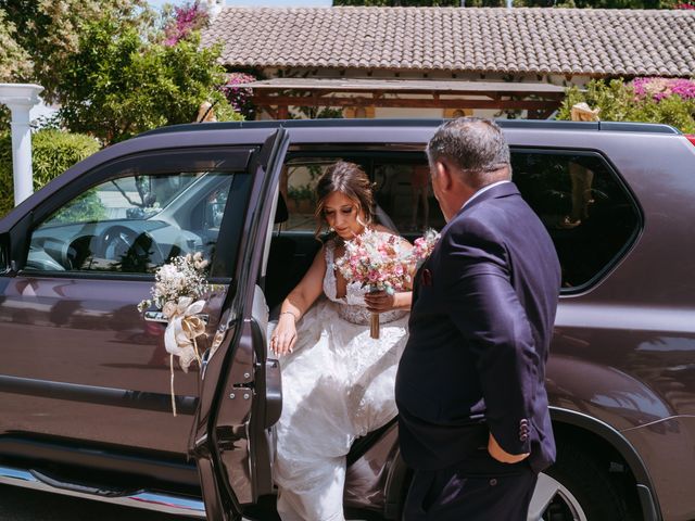 La boda de Berna y Esther en L&apos; Ènova, Valencia 29