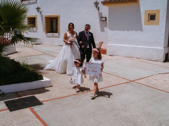 La boda de Berna y Esther en L&apos; Ènova, Valencia 30