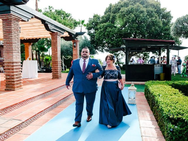 La boda de David y Dounia en Alhaurin El Grande, Málaga 28