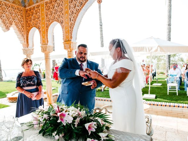 La boda de David y Dounia en Alhaurin El Grande, Málaga 41