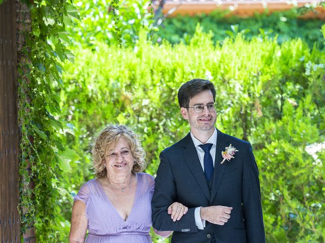 La boda de Arnau y Marta en Vilanova Del Valles, Barcelona 25