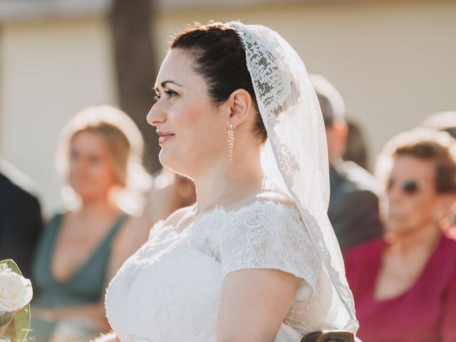 La boda de Trinidad y Jordi en Castelldefels, Barcelona 16