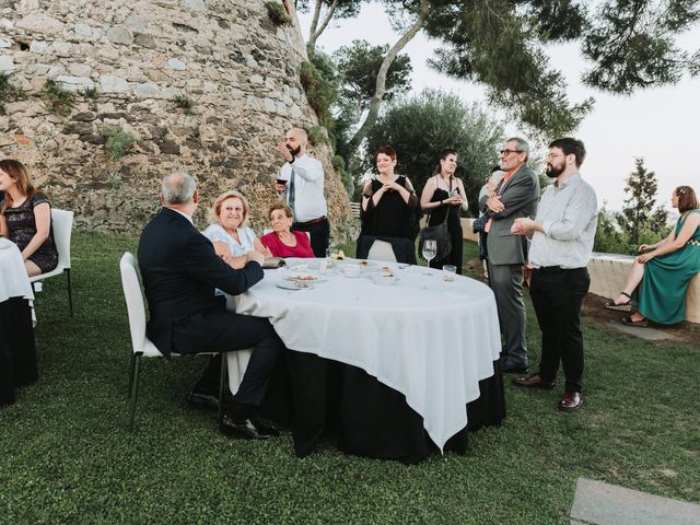 La boda de Trinidad y Jordi en Castelldefels, Barcelona 33