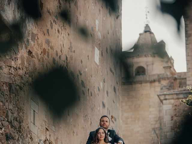La boda de Cristina y Jose Ramón en Cáceres, Cáceres 33