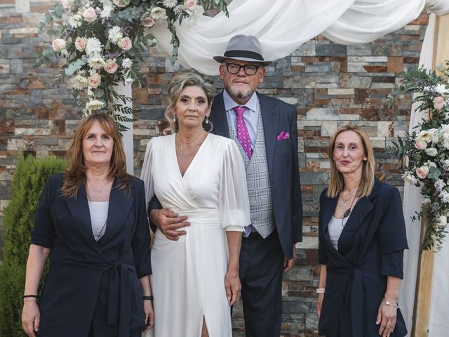 La boda de MARIA y Juanjo en Miajadas, Cáceres 25