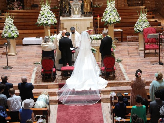 La boda de David y Teresa en Pozuelo De Alarcón, Madrid 1