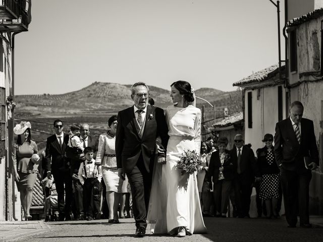 La boda de Carlos y Mercedes en Torre De Juan Abad, Ciudad Real 12