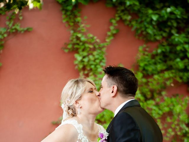 La boda de Miguel y MªJesús en Torrecaballeros, Segovia 31