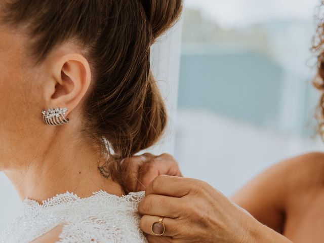 La boda de Dani y Azaela en Cabañas Raras, León 11