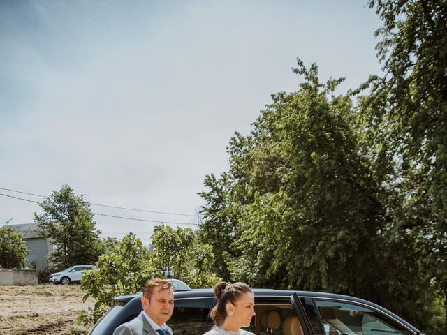 La boda de Dani y Azaela en Cabañas Raras, León 12