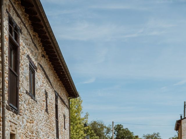La boda de Dani y Azaela en Cabañas Raras, León 13