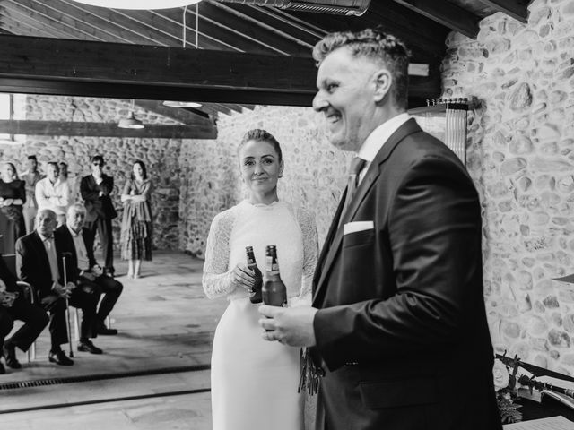 La boda de Dani y Azaela en Cabañas Raras, León 16