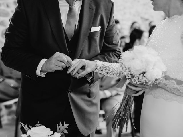 La boda de Dani y Azaela en Cabañas Raras, León 19