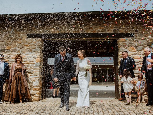 La boda de Dani y Azaela en Cabañas Raras, León 21