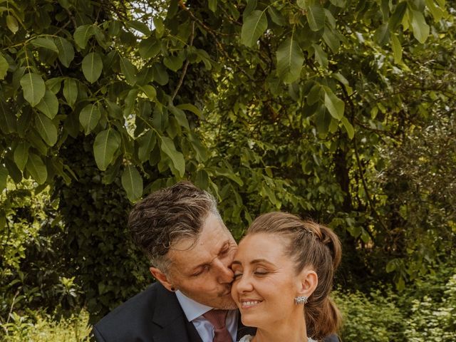 La boda de Dani y Azaela en Cabañas Raras, León 22